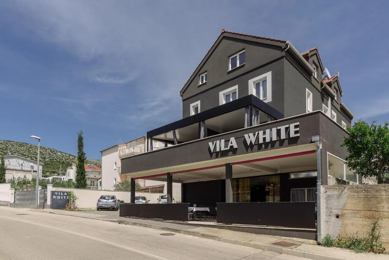 Vila White Trogir Nocleg ze śniadaniem
